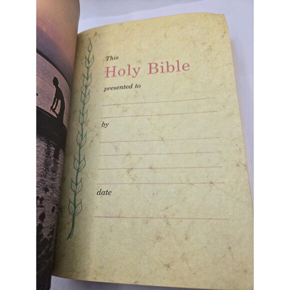 Holy Bible NKJV  Nelson White Bonded Leather Edition 1984 - Picture 6 of 10